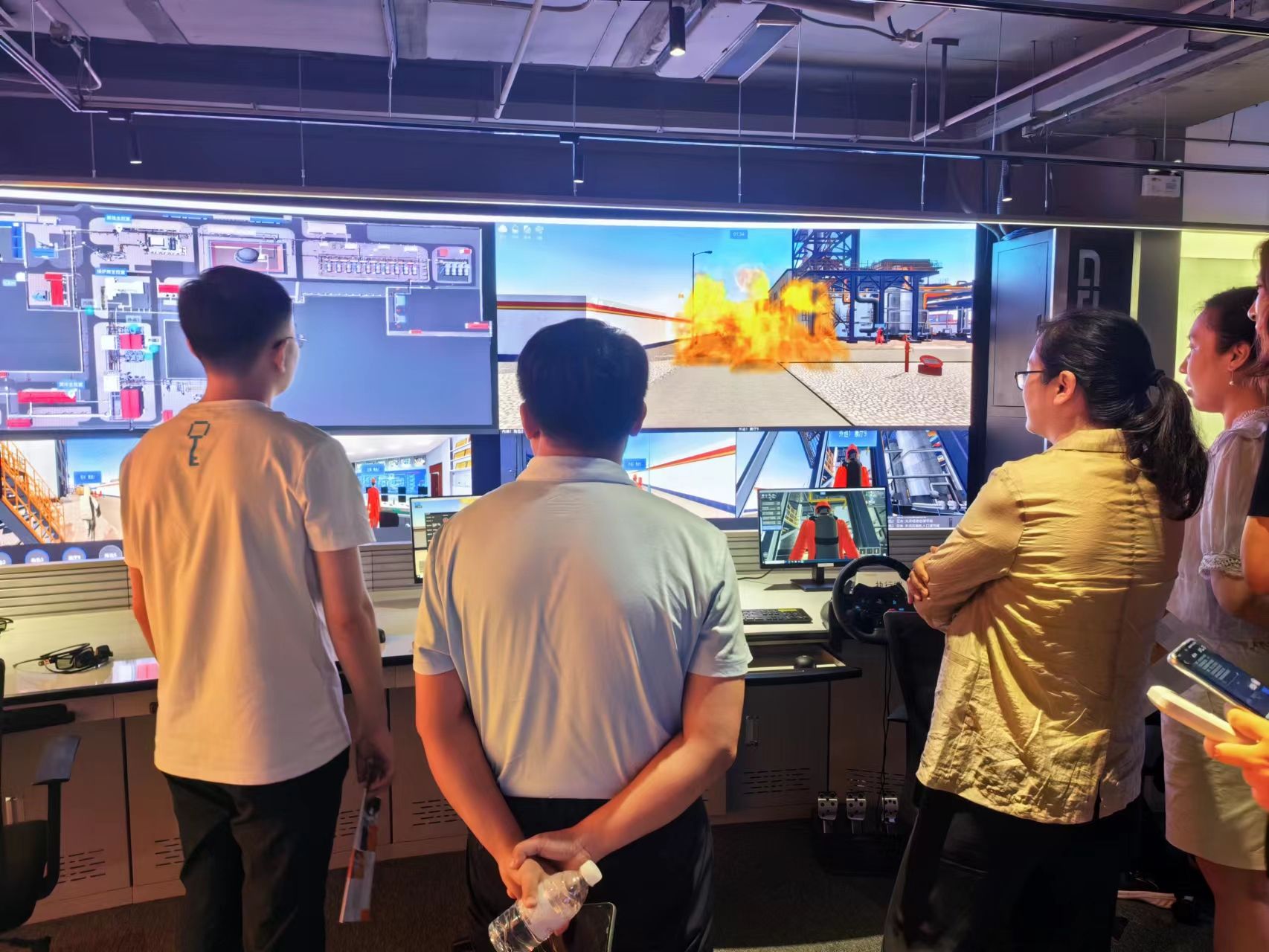 1-灾害应急演练.jpg 1-灾害应急演练.jpg