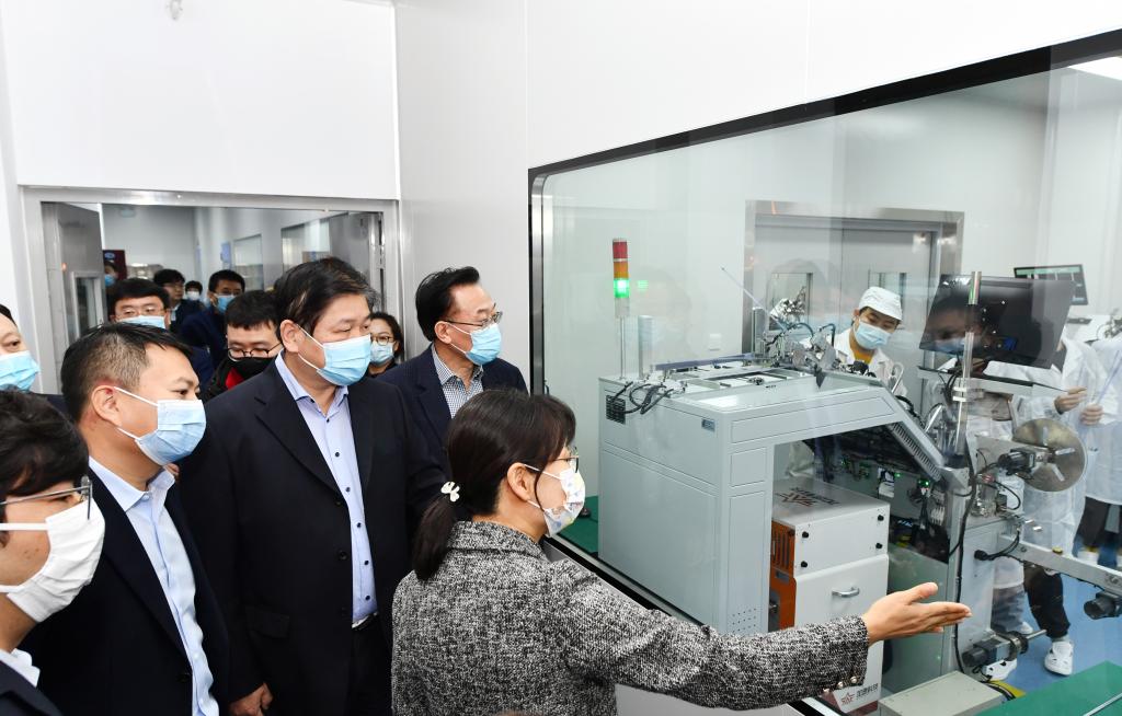 20221111-英国365和北京集创北方科技股份有限公司举行战略合作协议签约暨集成电路设计与测试中试基地竣工试产仪式 (1).jpg