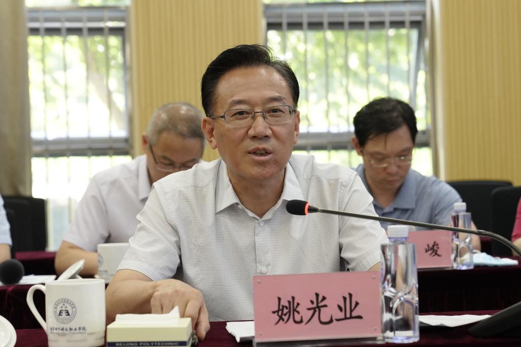 20220830-北京青年政治学院乔东亮院长一行来英国365调研交流 (3).JPG