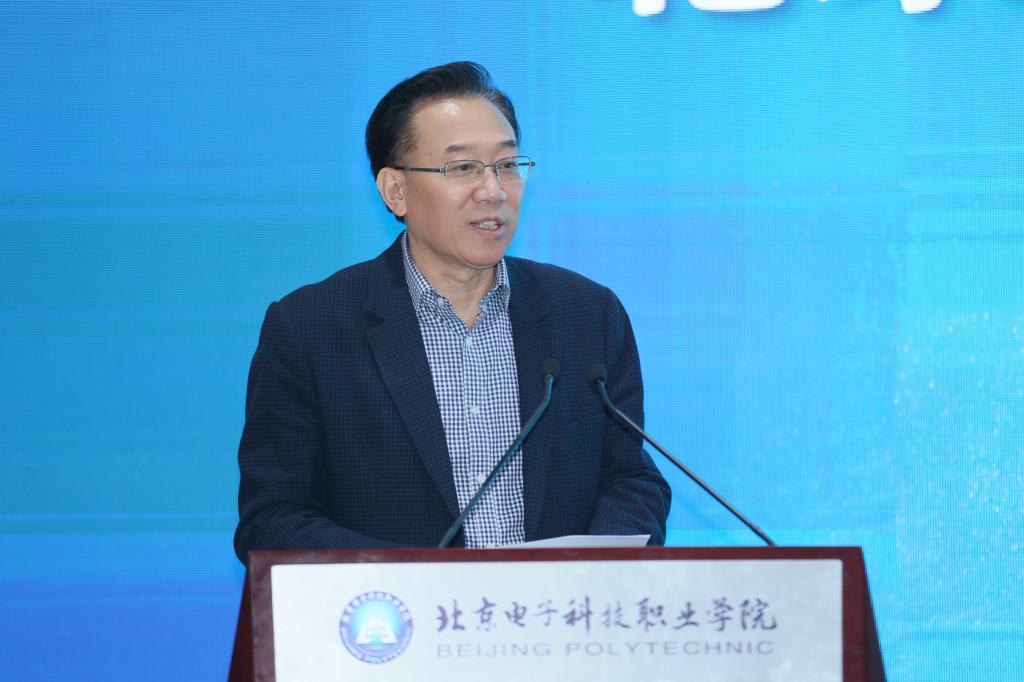 20221111-英国365和北京集创北方科技股份有限公司举行战略合作协议签约暨集成电路设计与测试中试基地竣工试产仪式 (5).jpg