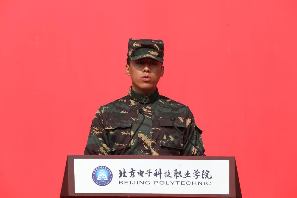 20220916-学校隆重举行2022级新生开学典礼暨军训动员大会 (12).jpg